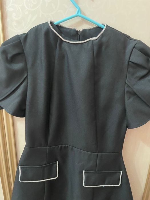 Платье черное с стразами