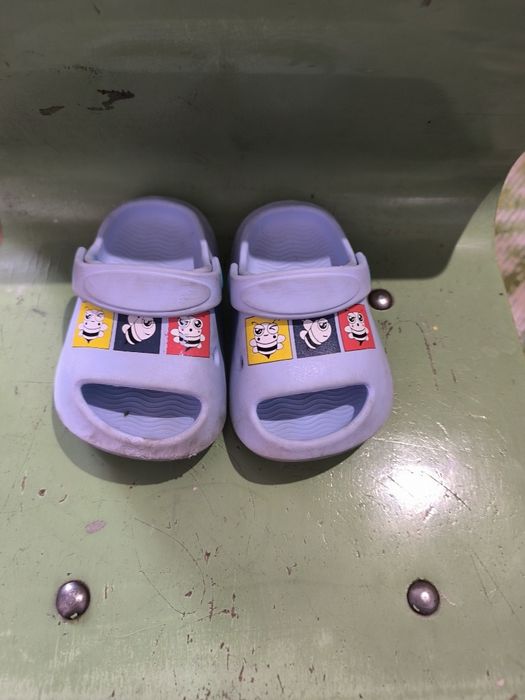 Отдам детские шлепки