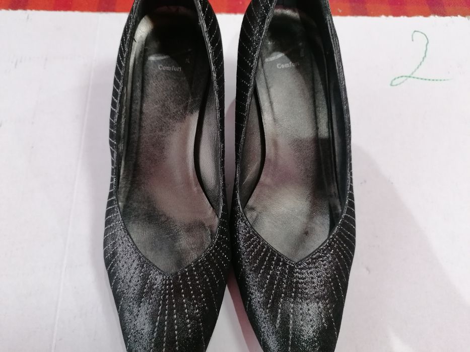 Vând încălțăminte pt femei