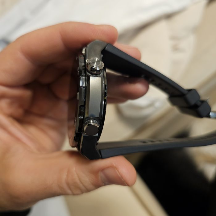 Huawei Watch Ultimate много запазен