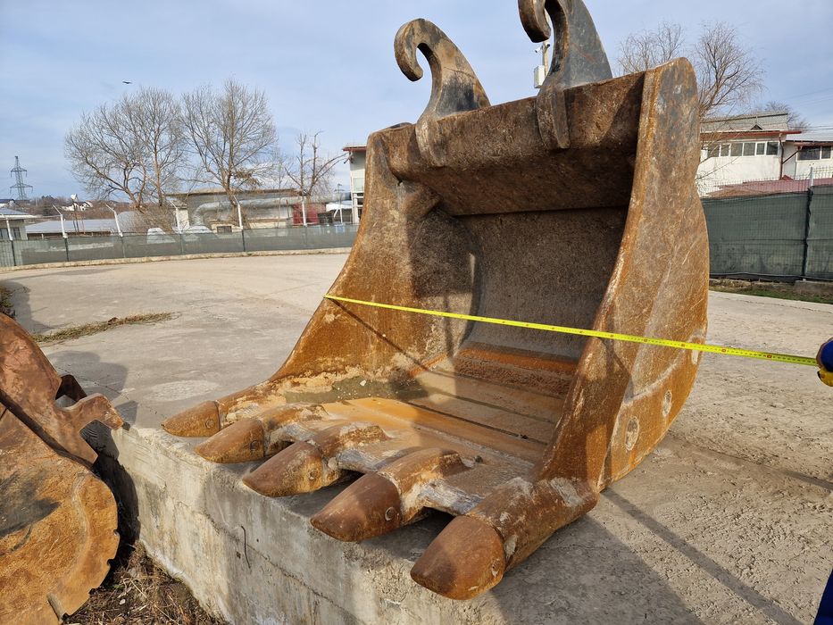 Vând cupa pentru excavator în medie de 30-40 tone