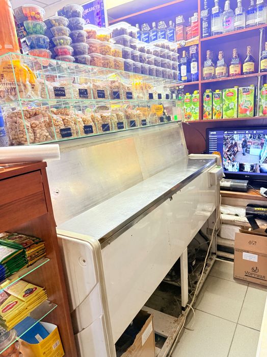 Холодильник витриный