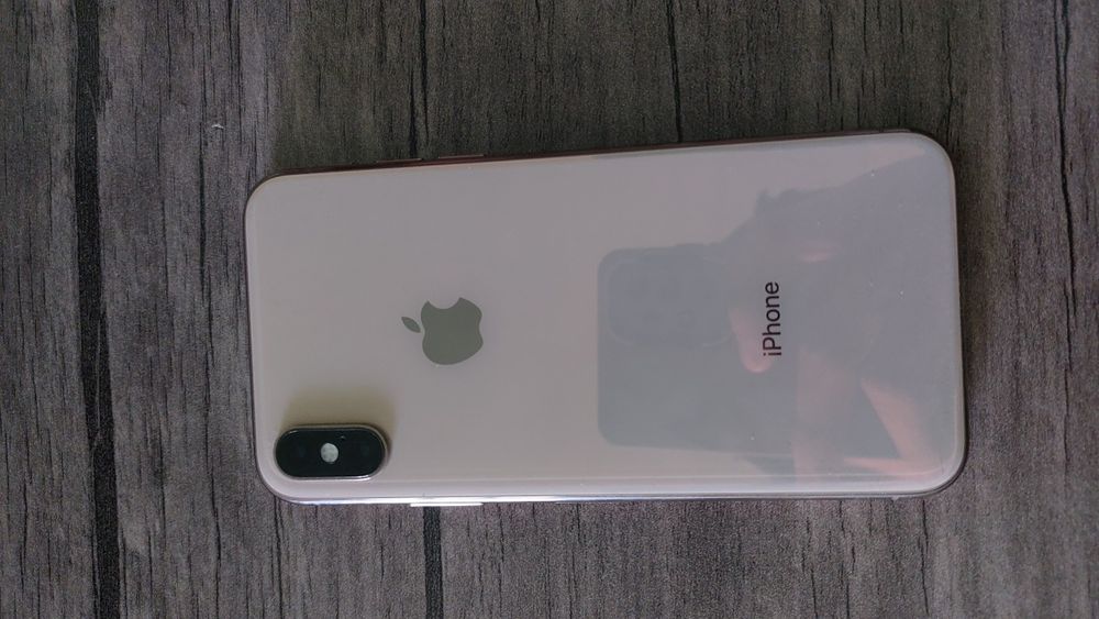 Iphone xs 64 gb sastenasi yaxshi imekadan otgan  kafolat 100 foiz