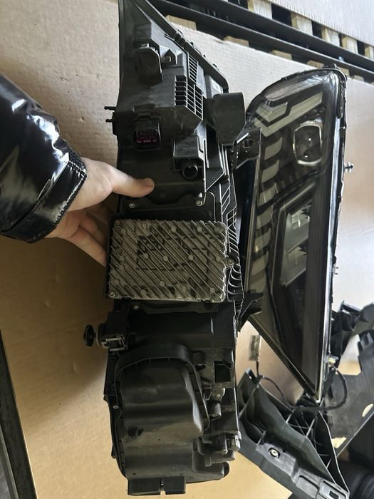 Audi Q7/SQ7 Facelift Фарове 4M0941039/4M0941040