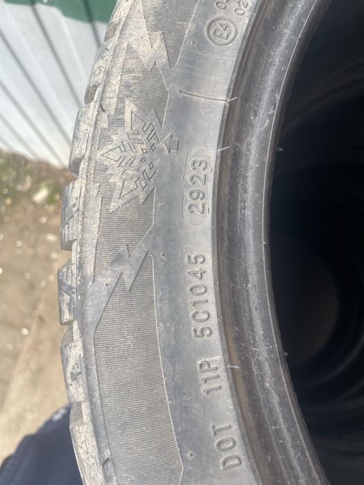 Продам шины зима 235/45/18