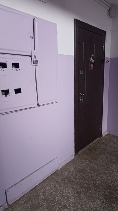 Продам 2х кв 6мкр 87дом