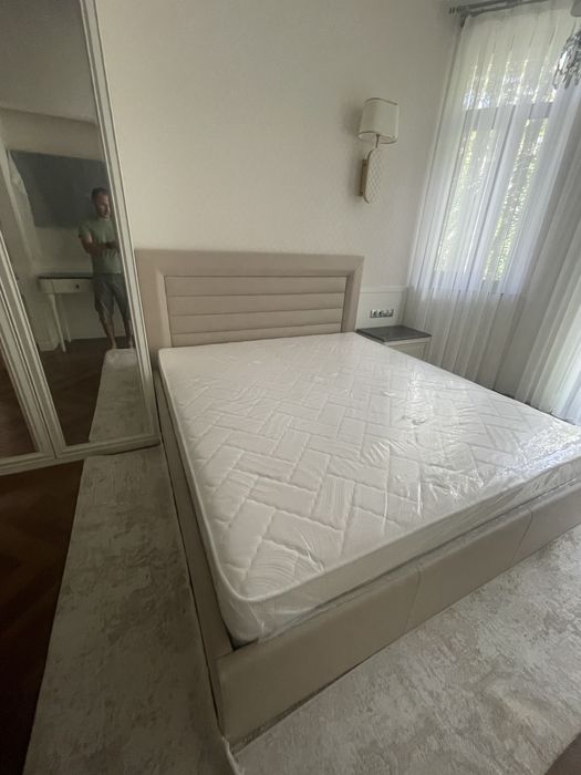 Продается кровать с матрасом