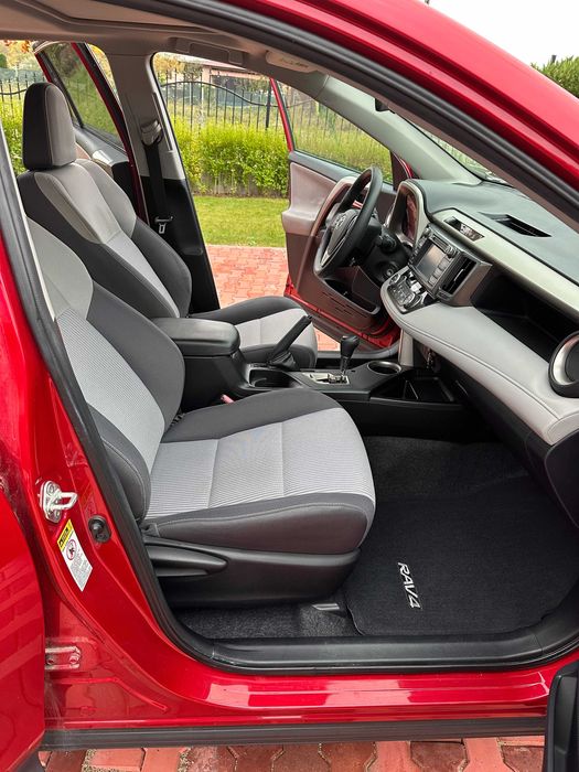 TOYOTA RAV4             .