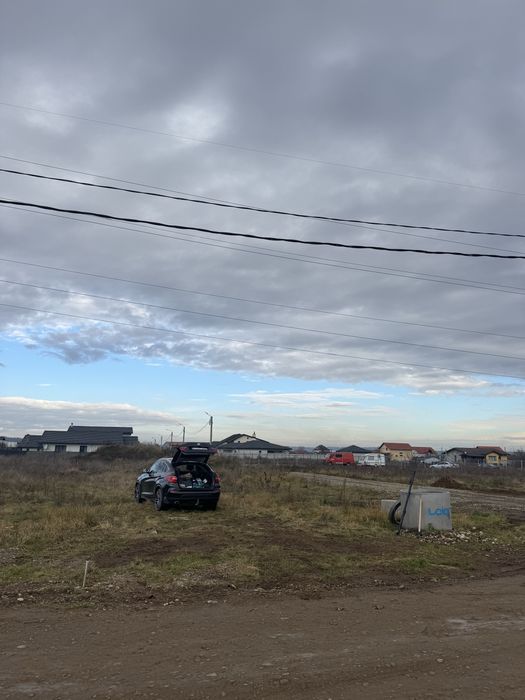 Teren intravilan 3 parcele de la 650 mp-1000mp cu proiect pentru casă!