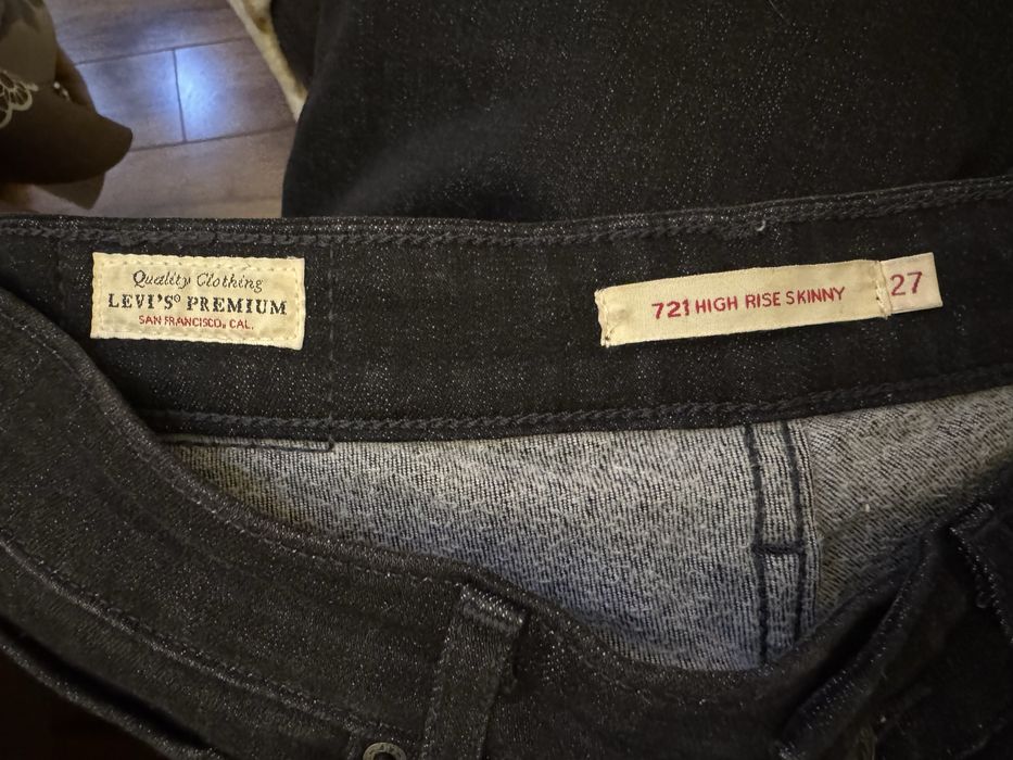 Джинсы Levis. Темно Серые.