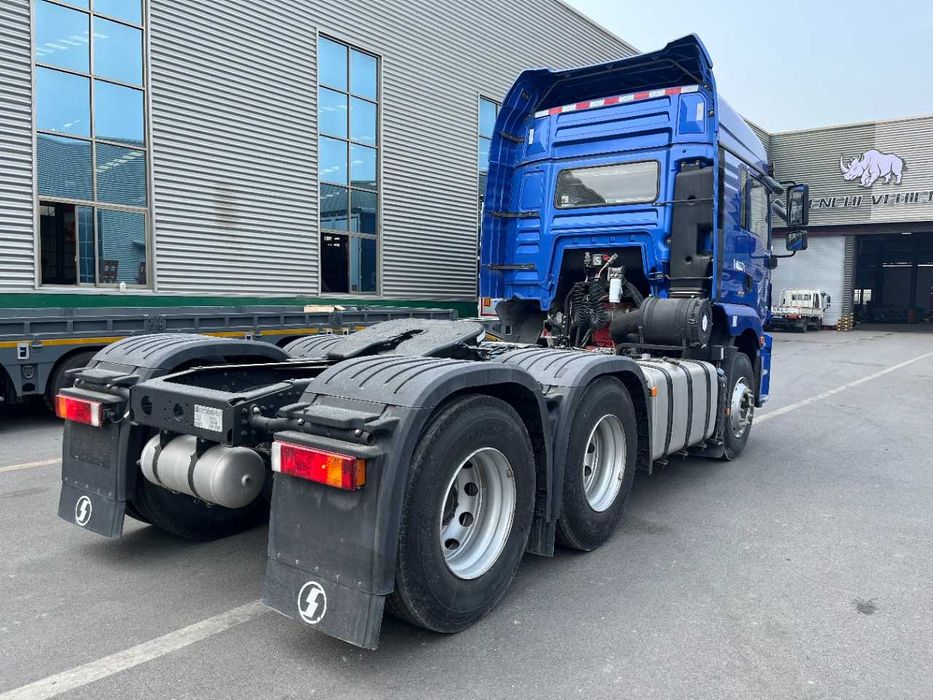 Shacman M3000 трактор