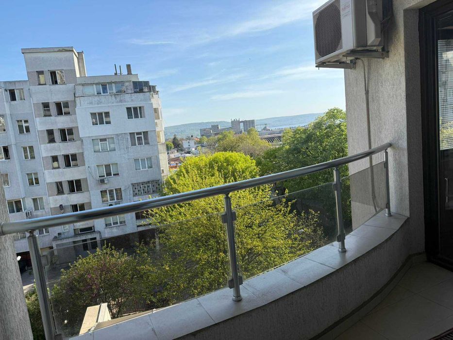 Дава се под наем Тристаен апартамент в Варна, Младост 2 - 70 кв.м за 612 € - Снимка #2