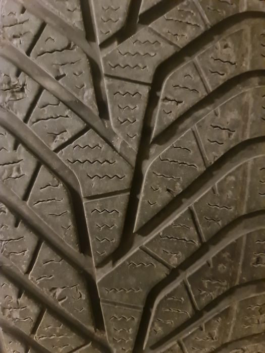 Продават се! Зимни гуми 225/60/18
Зимни гуми
225/60/18
Цена 250лв за 4