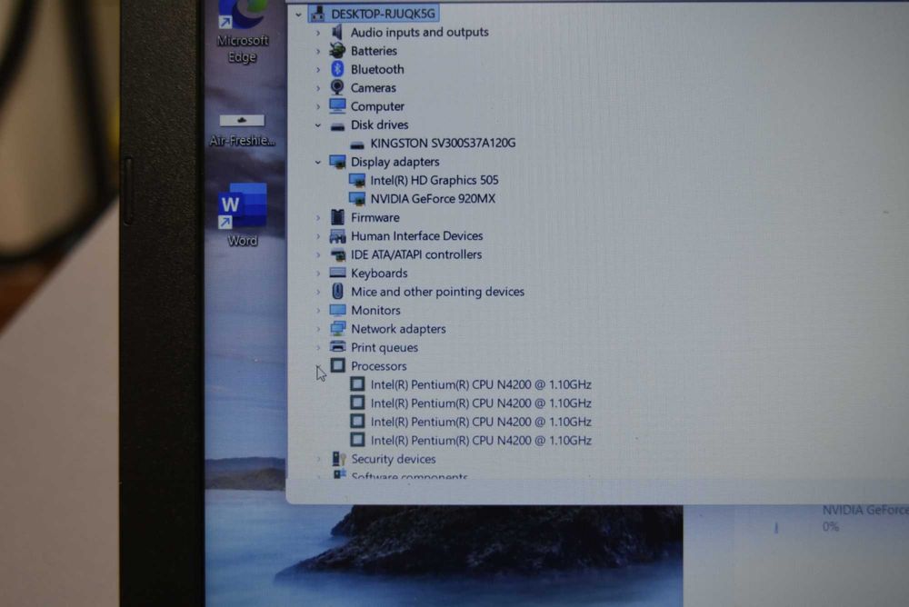 ASUS X540N 4 ядрен процесор видео карта SSD Full HD - раница