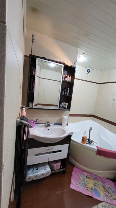 Срочно 2ком.кв. Район 8школы