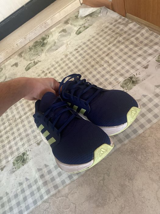 Продам кроссовки adidas оригинал
