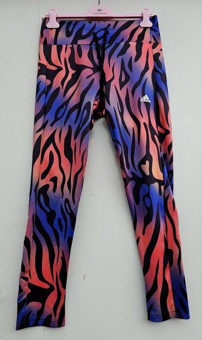 Adidas оригинален дамски клин нов  Л размер