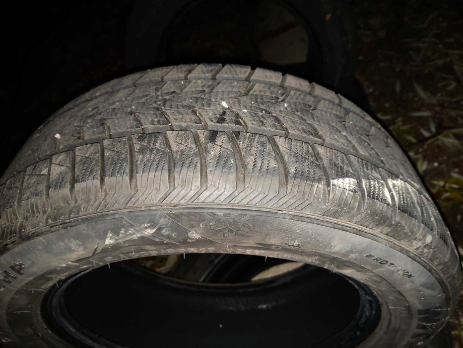 Vând anvelope iarna