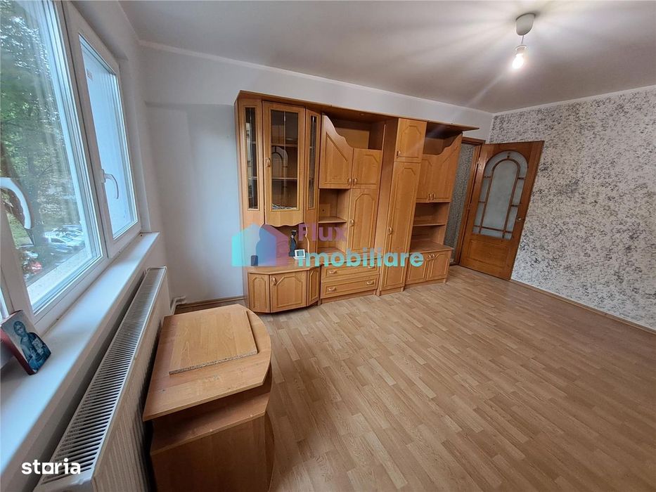 Apartament cu 3 camere semimobilat etaj 3 George Enescu
