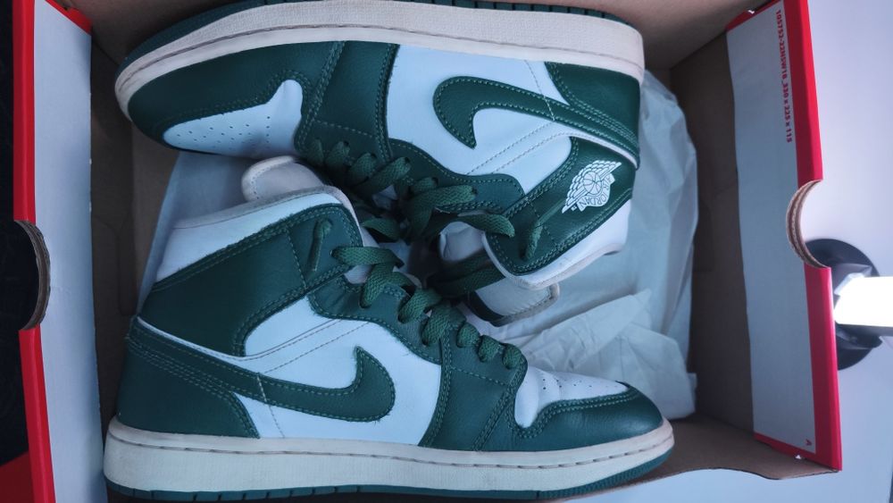 Jordan 1 mid green sale