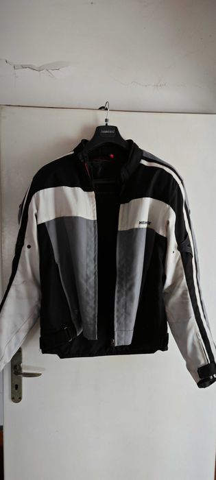 Продавам мото екипировка