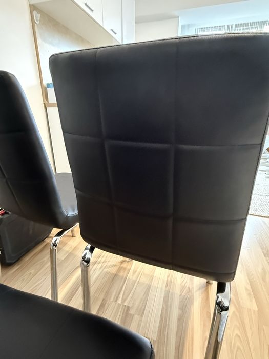 Трапезни столове