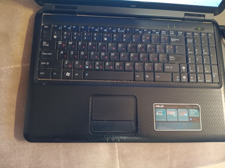 Лаптоп Asus ,без забележки ,но стар