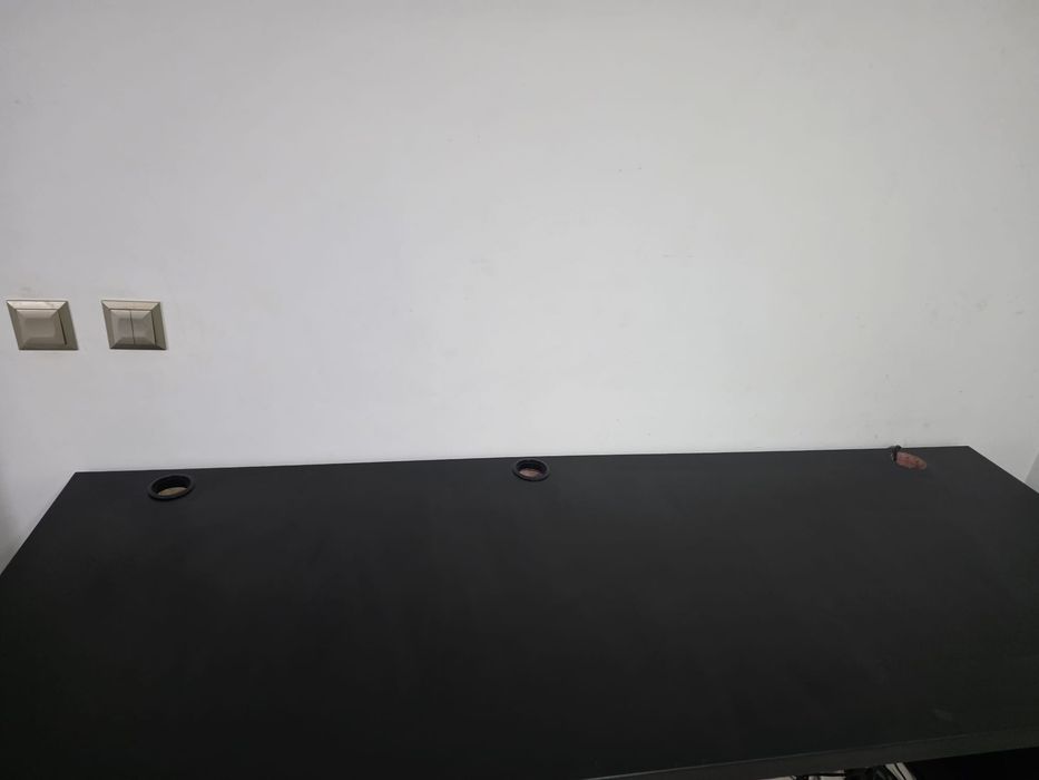 Birou negru – blat gros 4 cm, înălțime 75 cm