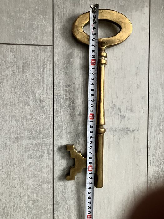 Месингов ключ и обувки с котета