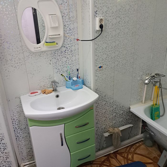 Кв. 2 бөлмеде сатамын Картова 13 МСО