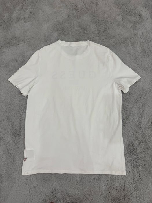 Мъжка тениска GUESS . Размер М