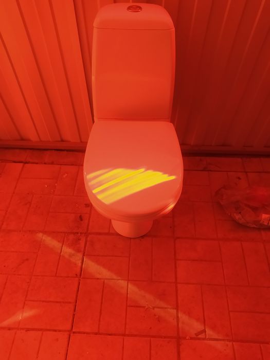 Продам унитаз в хорошем состоянии