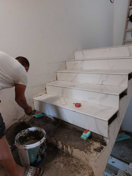 Лепене на плочки и камък