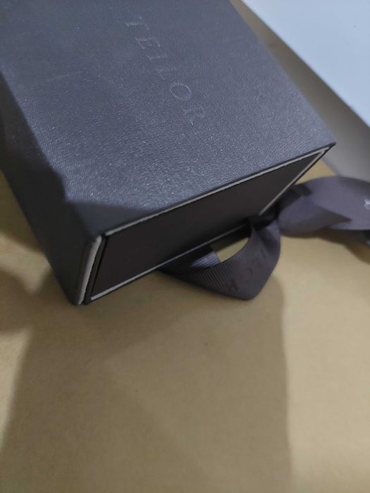 Set bratara si colier plasate cu argint in cutie cadou teilor