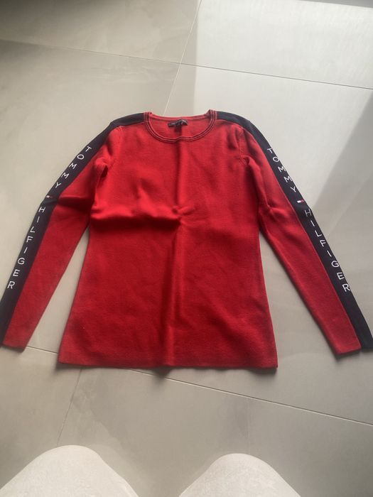 Bluza Tomi Hilfigerde culoare rosie purtat o singura data