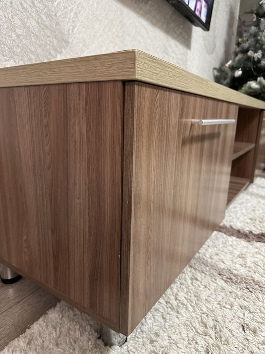 Продам тумбу под телевизор