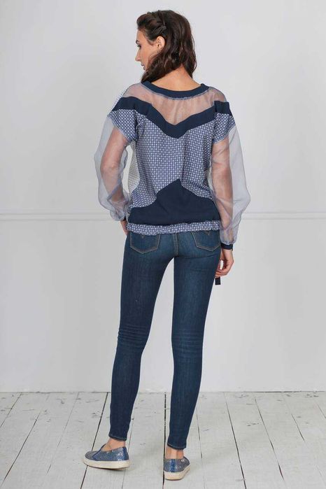 Женски пуловер от жакард и органза