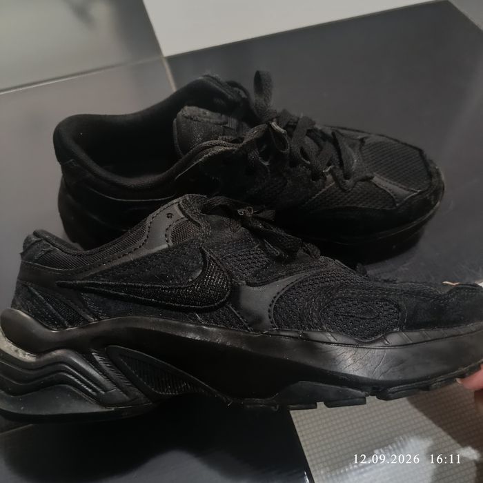 маратонки nike черни