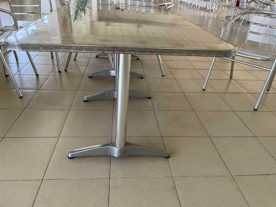 Алуминиеви неръждаеми маси