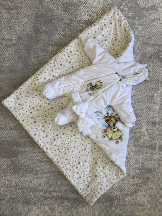 Продам комплект на выписку