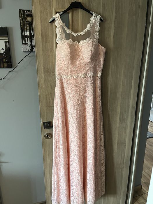 Vand rochie de ocazie roz