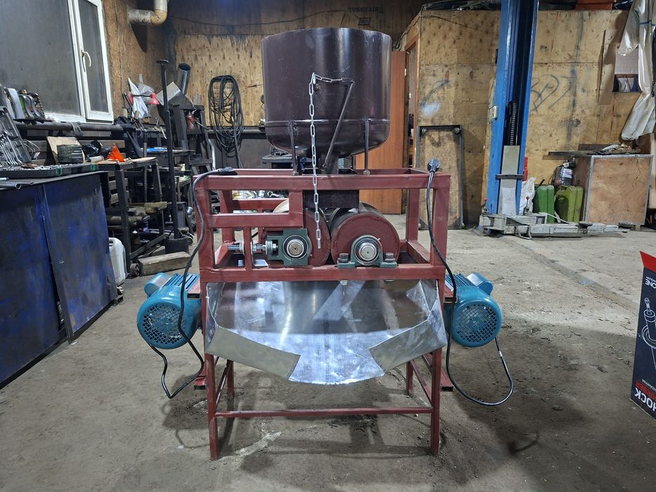 Продам плющилку, давилку, дробилку,  зерна.