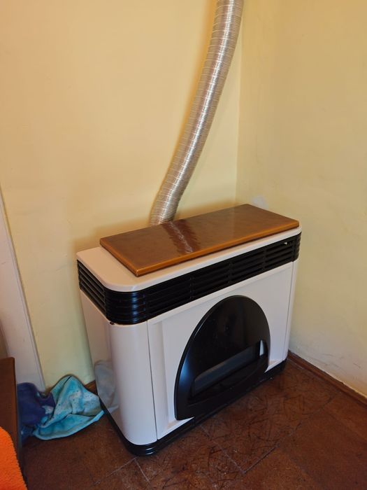 Vând convector pe gaz