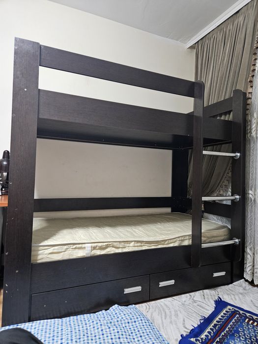 Кровать 2 этажный, размер 2м×95см сделанно на заказ 2,млн.