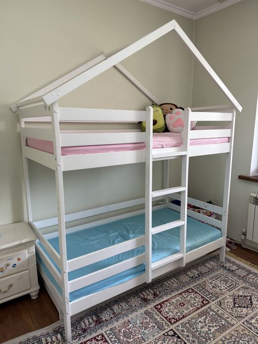 Двухярусная кровать