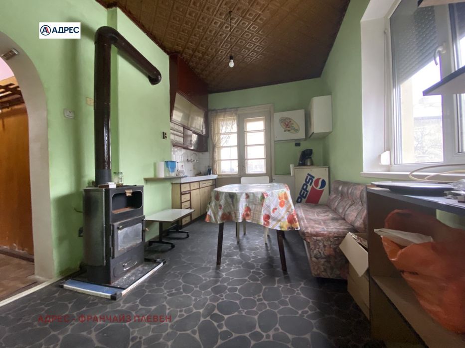 Продава се Двустаен апартамент в Плевен, Широк център - 65 кв.м за 1154 €/кв.м - Снимка #3