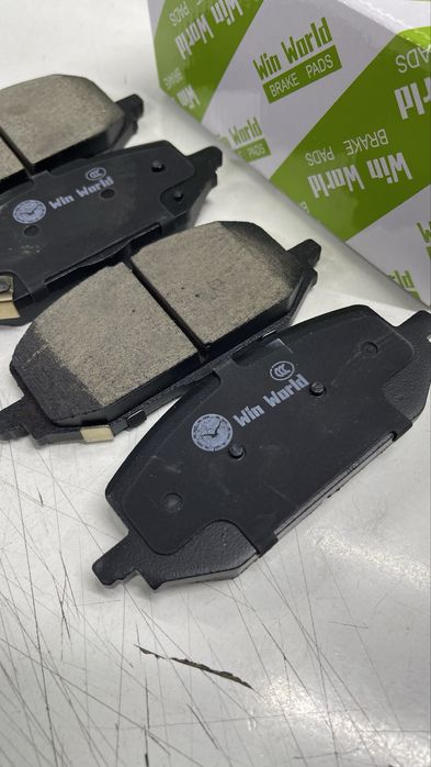 Передние колодки на ONIX.