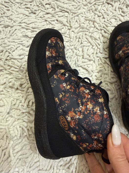 Ботиночки для девочки Keen. В отличном состоянии.