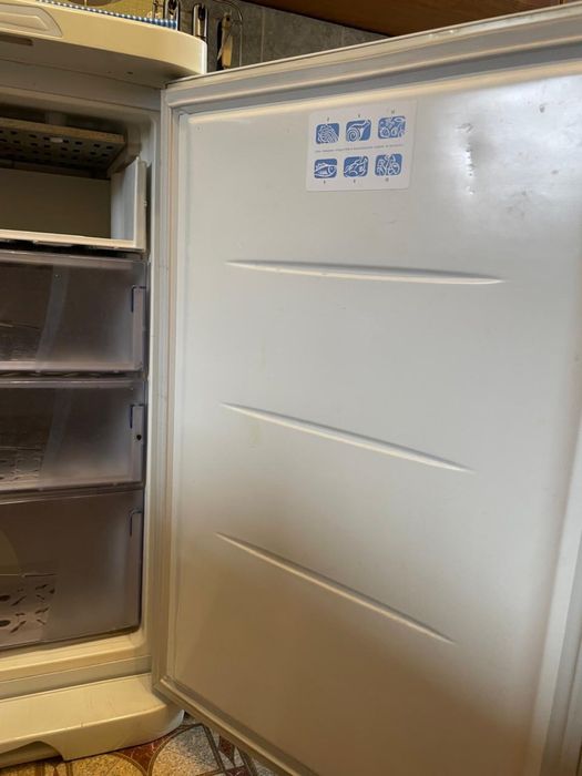 Продам морозильную камеру