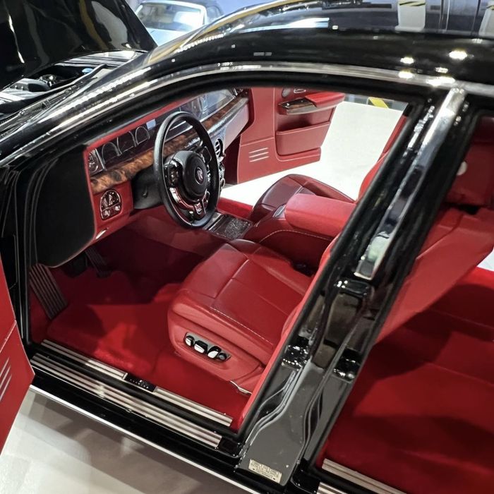 1:18 Масштабный модель. Rolls Royce